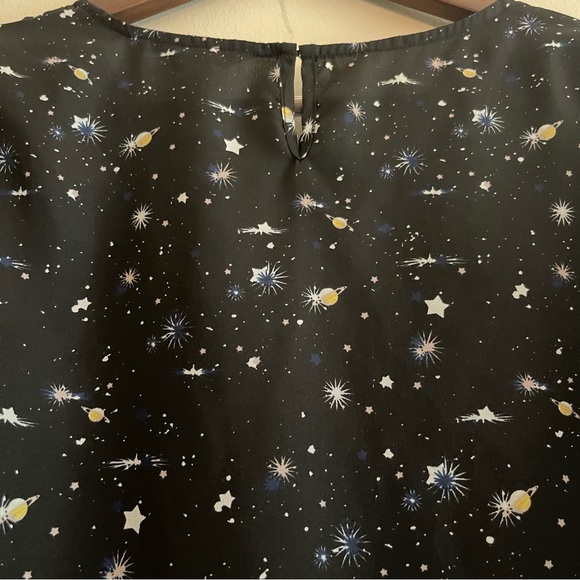 💐 2 for $20!! 💐 BCBGeneration Astrological Sun and Stars Blouse - Picture 8 of 9